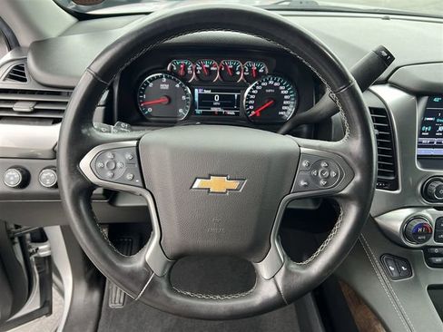 Certified 2020 Chevrolet Suburban LT w/ Luxury Package AWD/4WD image 13