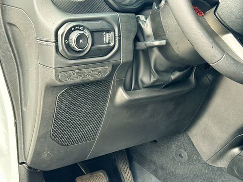 Used 2024 Jeep Wrangler Unlimited Rubicon image 17