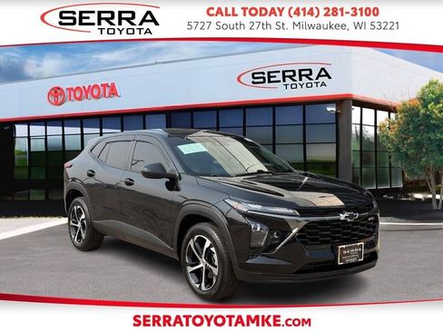 Used 2025 Chevrolet Trax RS w/ Driver Confidence Package FWD image 1