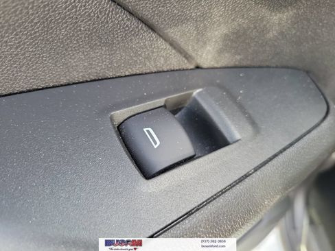 Used 2025 Chevrolet Trax LT FWD image 16
