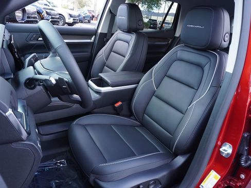 New 2026 GMC Terrain Denali w/ LPO, Black Badging Package image 13