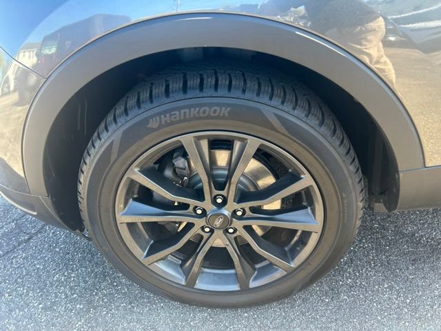Used 2019 Ford Explorer XLT w/ Equipment Group 202A AWD/4WD image 8