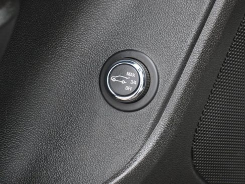 Used 2022 Chevrolet Blazer LT image 17