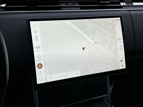 Used 2025 Land Rover Range Rover Autobiography image 18