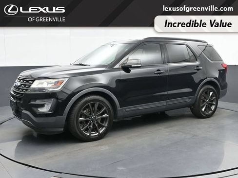 Used 2017 Ford Explorer XLT w/ Equipment Group 202A FWD image 4