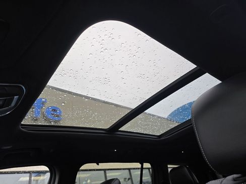 Used 2024 Jeep Grand Cherokee L Limited w/ Luxury Tech Group II image 28