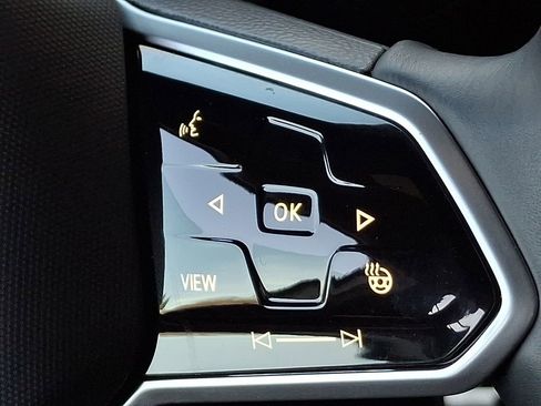 Certified 2025 Volkswagen ID. Buzz Pro S image 23