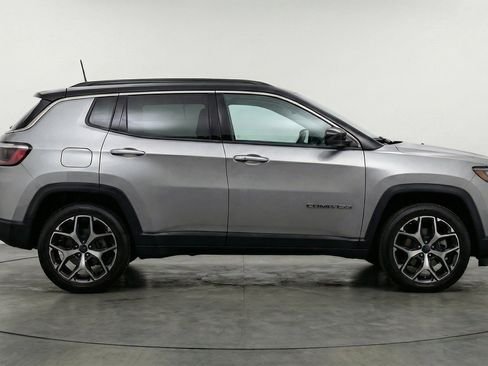 Used 2025 Jeep Compass Limited AWD/4WD image 11