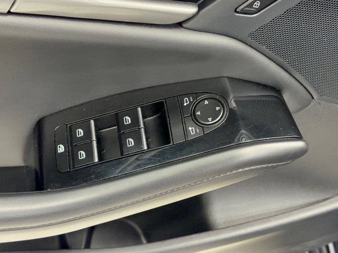 Used 2024 MAZDA MAZDA3 s FWD image 15