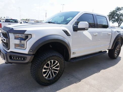 Used 2019 Ford F150 Raptor w/ Equipment Group 802A Luxury image 3