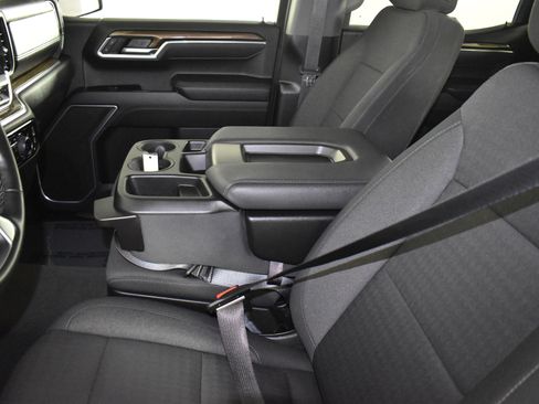 Used 2025 Chevrolet Silverado 1500 LT image 42