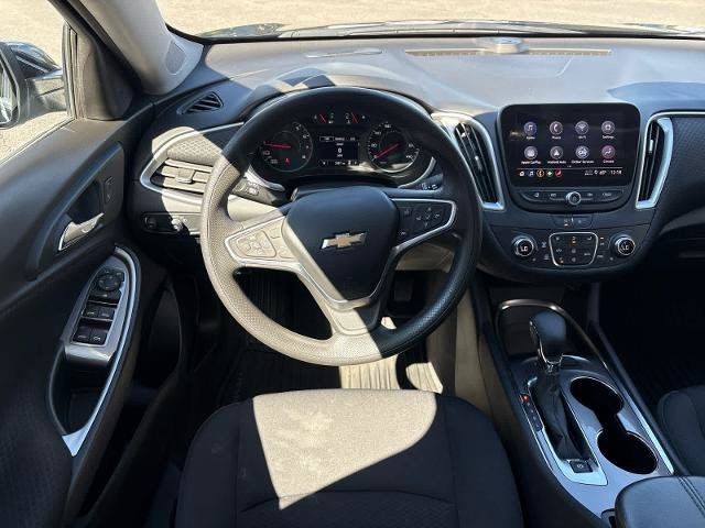 Used 2023 Chevrolet Malibu LT FWD image 17