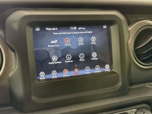 Used 2022 Jeep Gladiator Sport AWD/4WD image 15