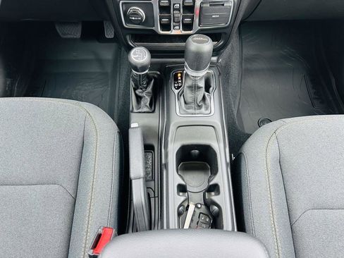 New 2025 Jeep Gladiator Sport image 22