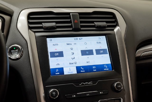 Used 2020 Ford Fusion SE FWD image 17
