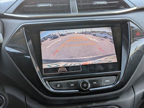 Used 2022 Chevrolet TrailBlazer LT w/ Convenience Package FWD image 17