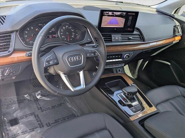 Used 2023 Audi Q5 2.0T Premium w/ Convenience Package AWD/4WD image 10