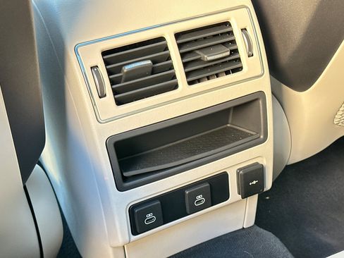 Used 2025 Jaguar F-PACE R-Dynamic S image 13