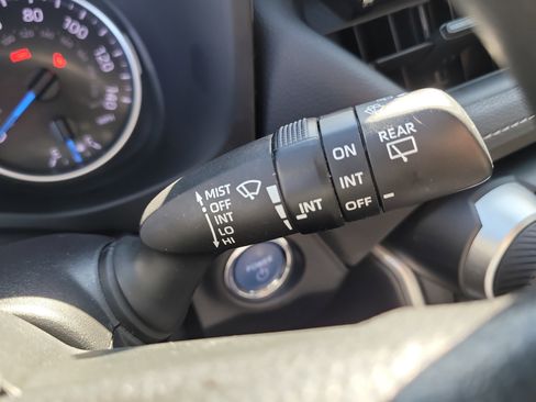 Used 2022 Toyota RAV4 XLE image 33