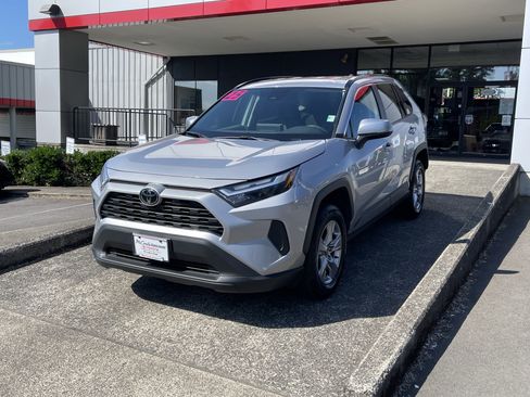 Certified 2025 Toyota RAV4 XLE AWD/4WD image 3