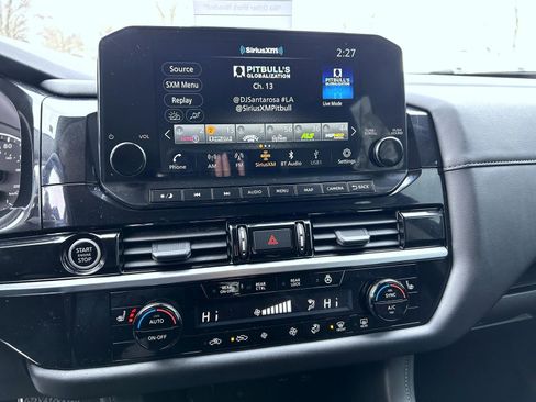 Used 2024 Nissan Pathfinder SL image 14