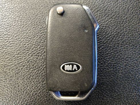 Used 2019 Kia Forte LXS FWD image 32