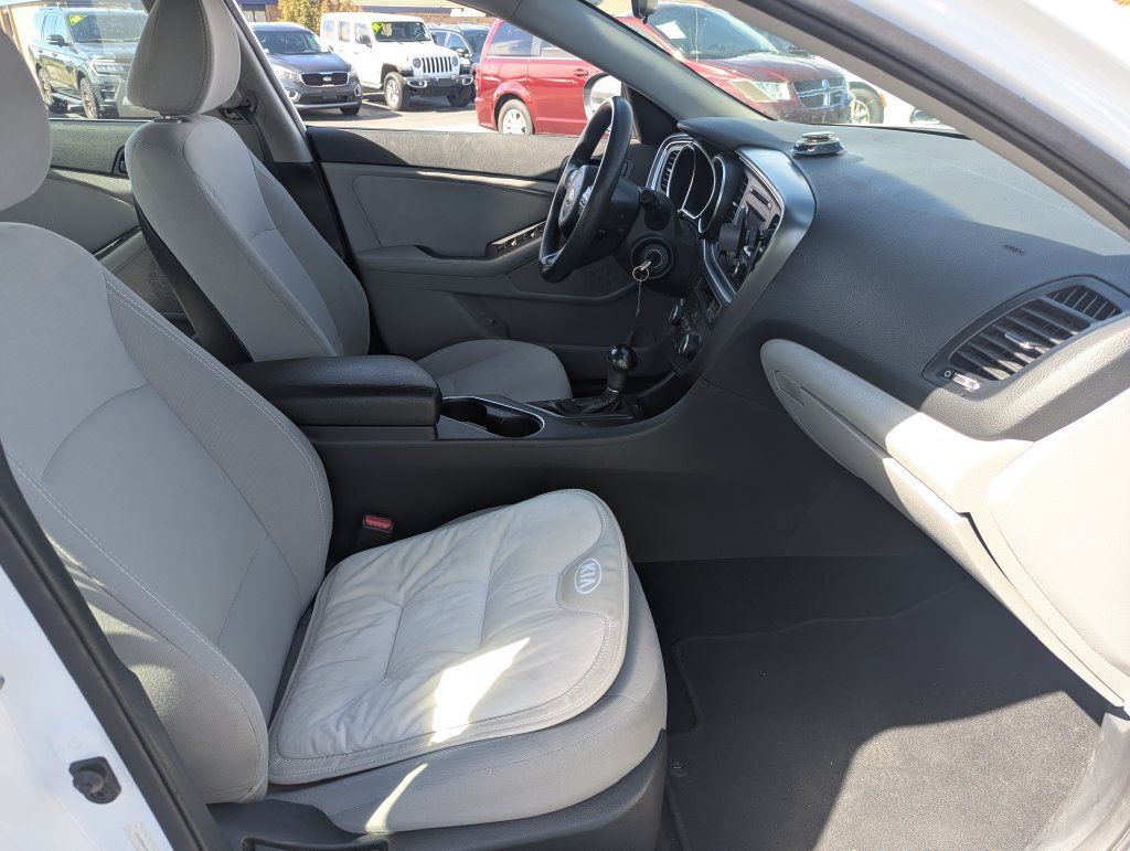 Used 2015 Kia Optima LX FWD image 30
