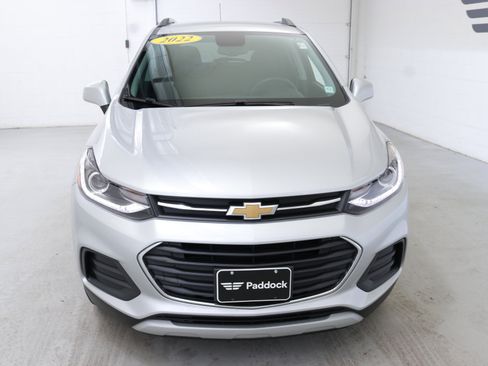 Used 2022 Chevrolet Trax LT w/ LT Convenience Package image 2