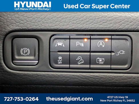 Used 2022 GMC Yukon XL Denali w/ Denali Premium Package image 36