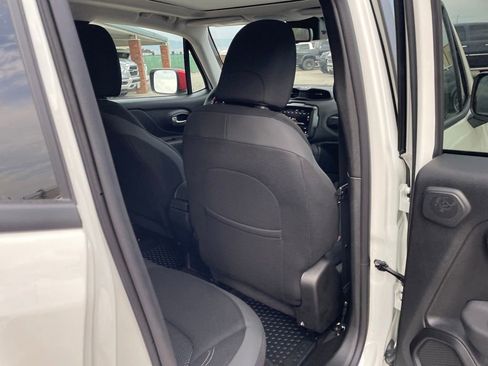 Certified 2023 Jeep Renegade Latitude w/ Sun/Sound Group AWD/4WD image 22