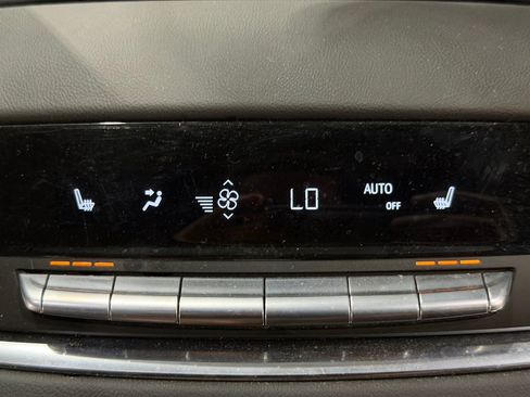 Used 2021 Cadillac Escalade ESV Sport w/ Driver Assist Tech Package AWD/4WD image 33