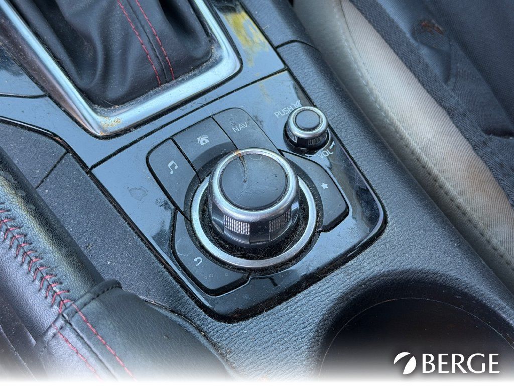 Used 2016 MAZDA MAZDA3 i Touring FWD image 26