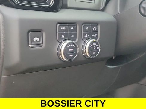 Certified 2024 GMC Sierra 1500 AT4 w/ AT4 Premium Package AWD/4WD image 18