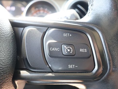 Used 2021 Jeep Gladiator Sport AWD/4WD image 17