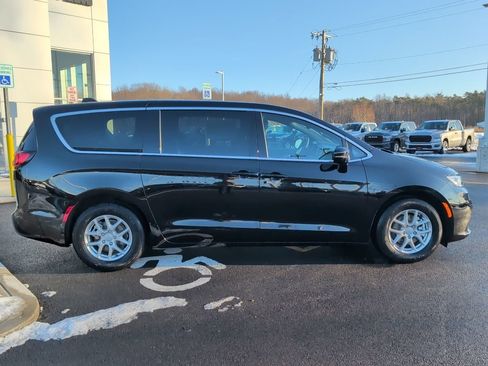 New 2026 Chrysler Pacifica Select image 9