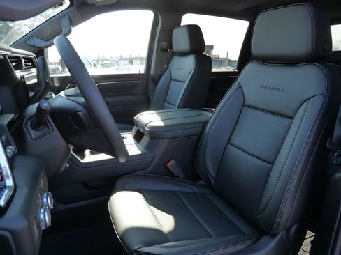 New 2026 GMC Sierra 3500 Denali w/ Denali Reserve Package image 35