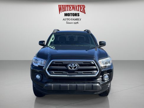 Used 2016 Toyota Tacoma SR5 w/ SR5 Appearance Package (SN) image 8