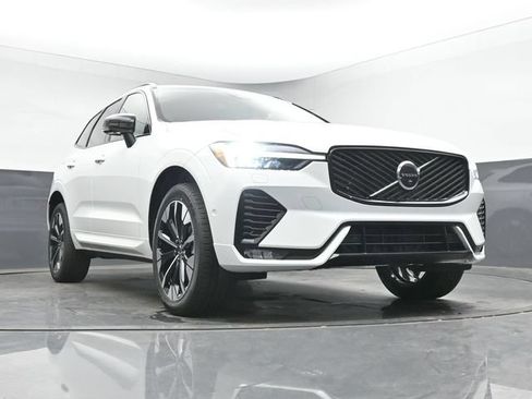 New 2026 Volvo XC60 B5 Plus w/ Protection Package Premier AWD/4WD image 37