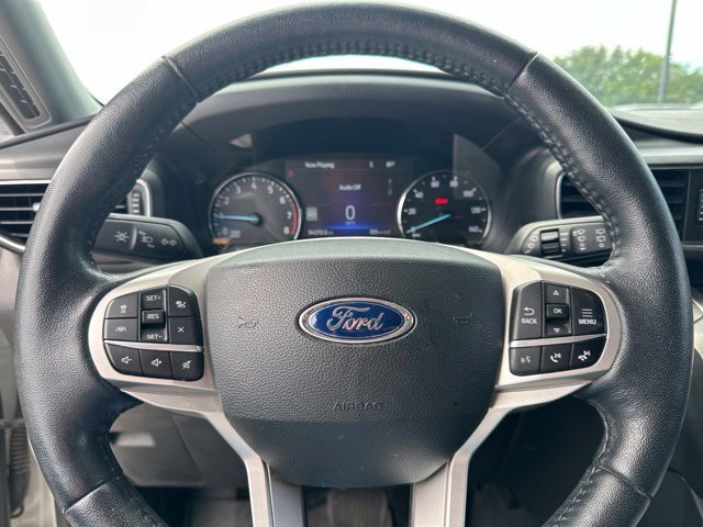 Used 2022 Ford Explorer XLT w/ Equipment Group 202A RWD image 8
