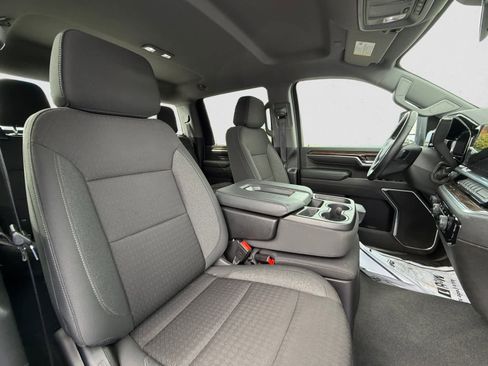 Used 2024 Chevrolet Silverado 3500 LT image 15