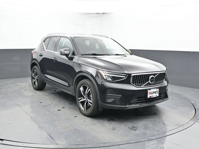 Used 2025 Volvo XC40 B5 Core