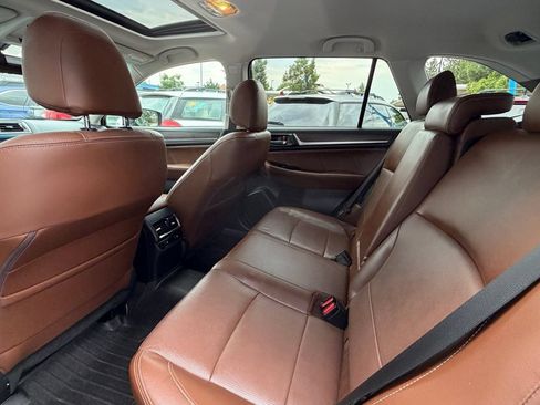 Used 2017 Subaru Outback 3.6R Touring AWD/4WD image 9