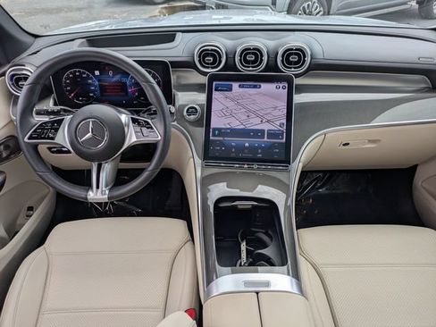 Used 2023 Mercedes-Benz GLC 300 4MATIC image 17