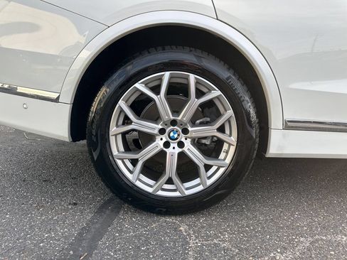 Used 2023 BMW X7 xDrive40i AWD/4WD image 14