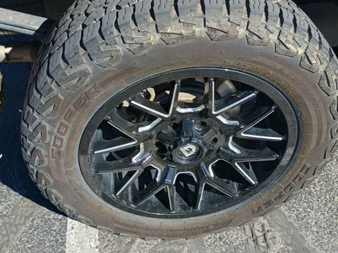 Used 2022 GMC Sierra 1500 Denali w/ Denali Reserve Package image 2