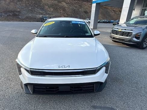 Used 2025 Kia K4 FWD image 9