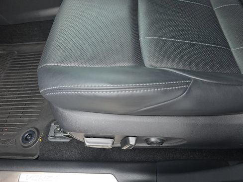 Certified 2023 Toyota Venza Limited AWD/4WD image 16