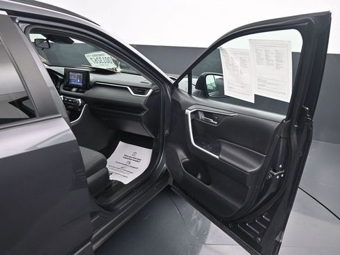 Used 2022 Toyota RAV4 XLE AWD/4WD image 21