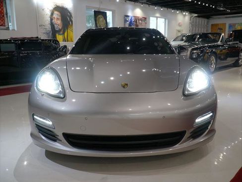 Used 2011 Porsche Panamera 4 image 3
