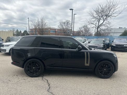 Used 2023 Land Rover Range Rover SE image 4